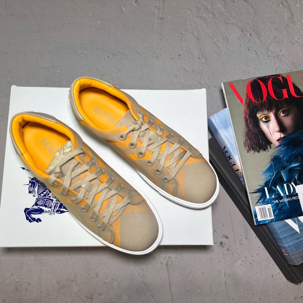 New Burberry Albridge Check Low-Top Sneakers Size 39 Or 9 US In  Color Hunter